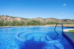 Pool - Holiday Home 'Mas De Sisco' with Mountain View, Wi-Fi and Air Conditioning (Flix)