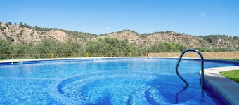 Holiday Home 'Mas De Sisco' with Mountain View, Wi-Fi and Air Conditioning