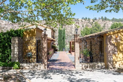 Holiday Home 'Mas De Sisco' with Mountain View, Wi-Fi and Air Conditioning