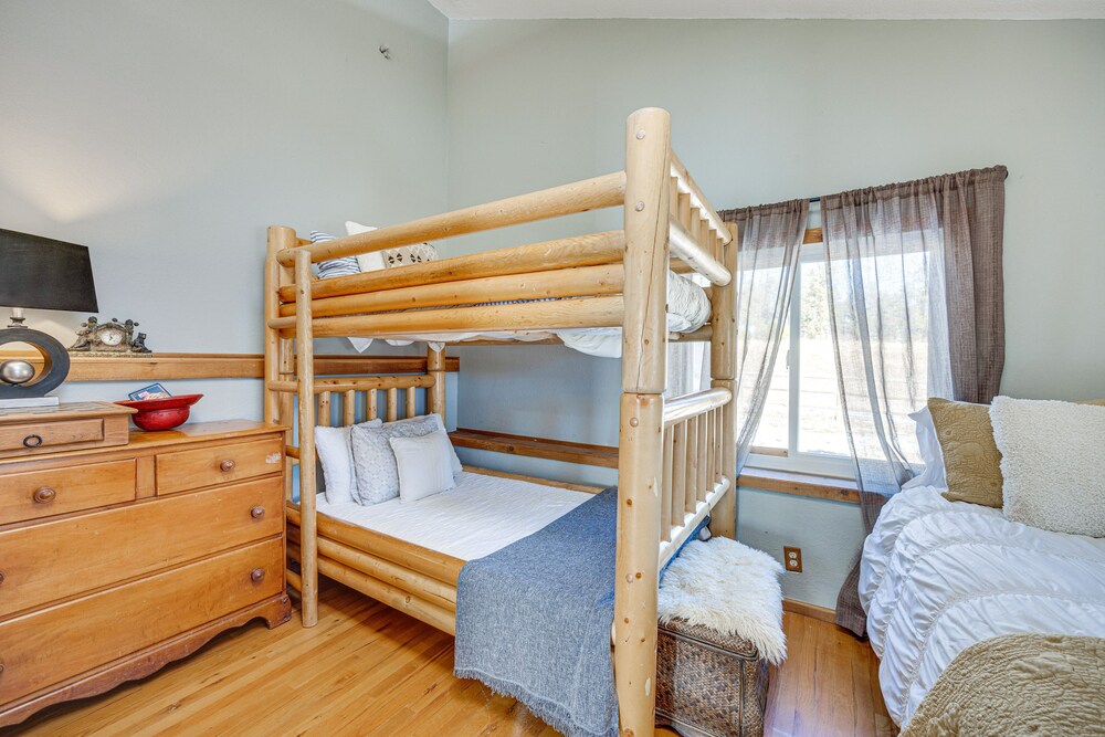 Vintage Larkspur Farmhouse w/ Yard & Gas Grill! Douglas County Vrbo