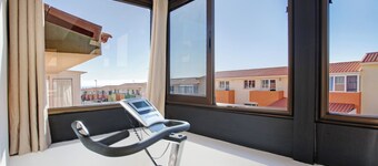 Vacation Home 'Velázquez' with Private Terrace, Wi-Fi and Air Conditioning
