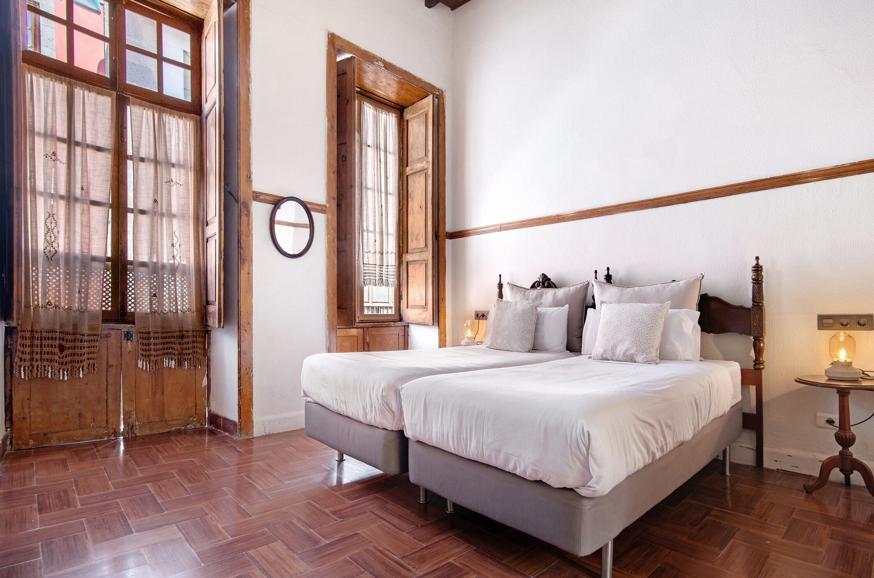 3 habitaciones, tabla de planchar con plancha y wifi gratis 