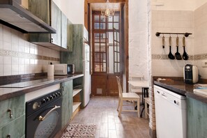 Fridge, microwave, stovetop, dishwasher - Apartamento Pepita (Las Palmas de Gran Canaria)