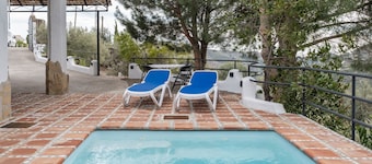 Chalet 'Finca Aguaillo' with Mountain View, Wi-Fi and Air Conditioning