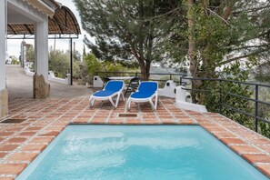 Pool - Chalet 'Finca Aguaillo' with Mountain View, Wi-Fi and Air Conditioning (Cómpeta)