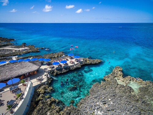 Stunning Ocean Front Sea Palm Villa #8