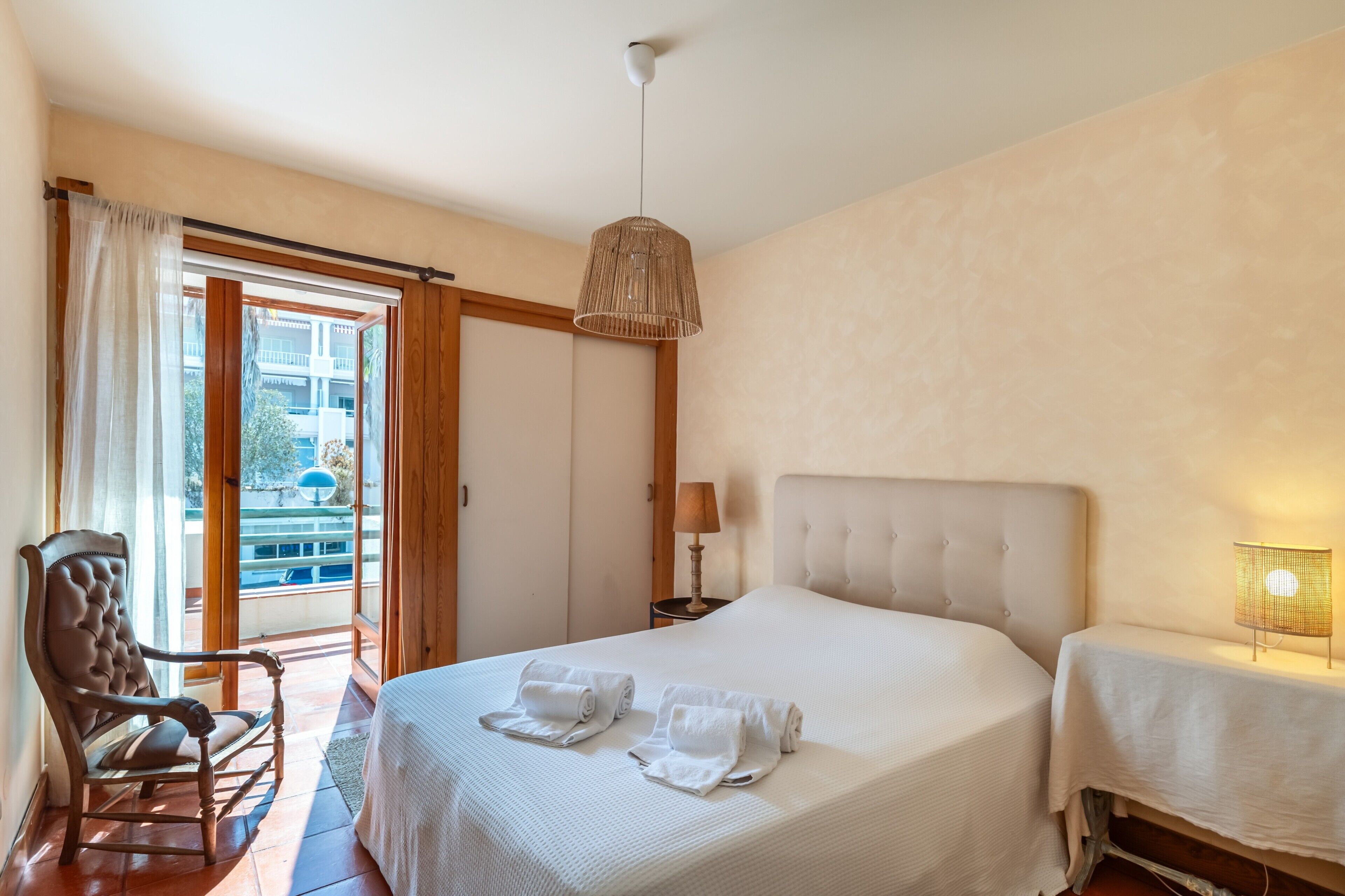 3 bedrooms, iron/ironing board, WiFi (free), bed sheets