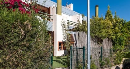 Villa 'Soltroia Beach House' with Private Terrace, Private Garden and Wi-Fi