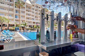 A heated pool - Vacation 'Castle Harbour' with Sea View, Shared Pool and Private Terrace (Los Cristianos)