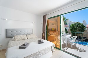 1 bedroom, iron/ironing board, free WiFi, bed sheets - Vacation Apartment 'Mareverde K130' with Shared Pool, Balcony and Wi-Fi (Adeje)