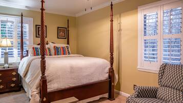 4 bedrooms, iron/ironing board, free WiFi, bed sheets