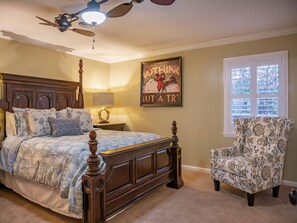 4 bedrooms, iron/ironing board, free WiFi, bed sheets