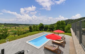 Et oppvarmet basseng