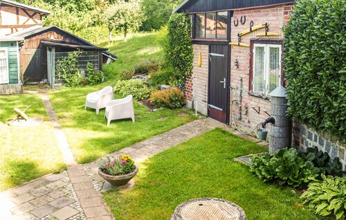 Cozy home in Burg Stargard with WiFi