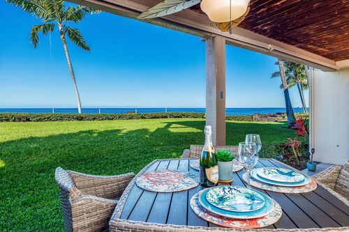 Spectacular Ocean Front, Garden Level, Corner Unit, Stunning Views for 4 in Kona
