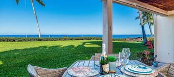 Spectacular Ocean Front, Garden Level, Corner Unit, Stunning Views for 4 in Kona