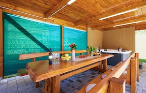 Outdoor dining - Awesome home in Ivanska (Ivanska)