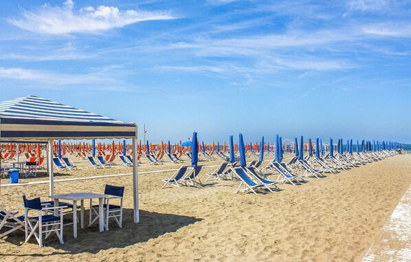 Beach - Cozy apartment in Capezzano Pianore (Capezzano Pianore)