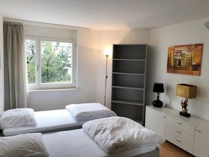 3 chambres, fer et planche à repasser, Wi-Fi gratuit, draps fournis