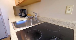 Wasserkocher mit Kaffee-/Teezubehör