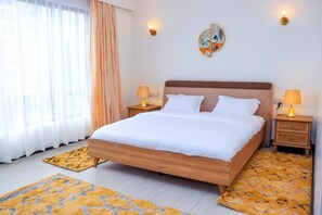Deluxe Apartment | 3 bedrooms, individually decorated, individually furnished, desk - Roseville Apartment Pool Gym Parking (Nairobi)