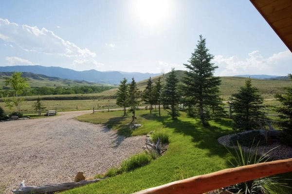 Cabin in Buffalo · ★5.0 · 2 bedrooms · 4 beds · 2 baths (1).png.png