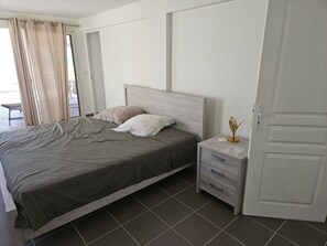 1 chambre, fer et planche à repasser, Wi-Fi, draps fournis