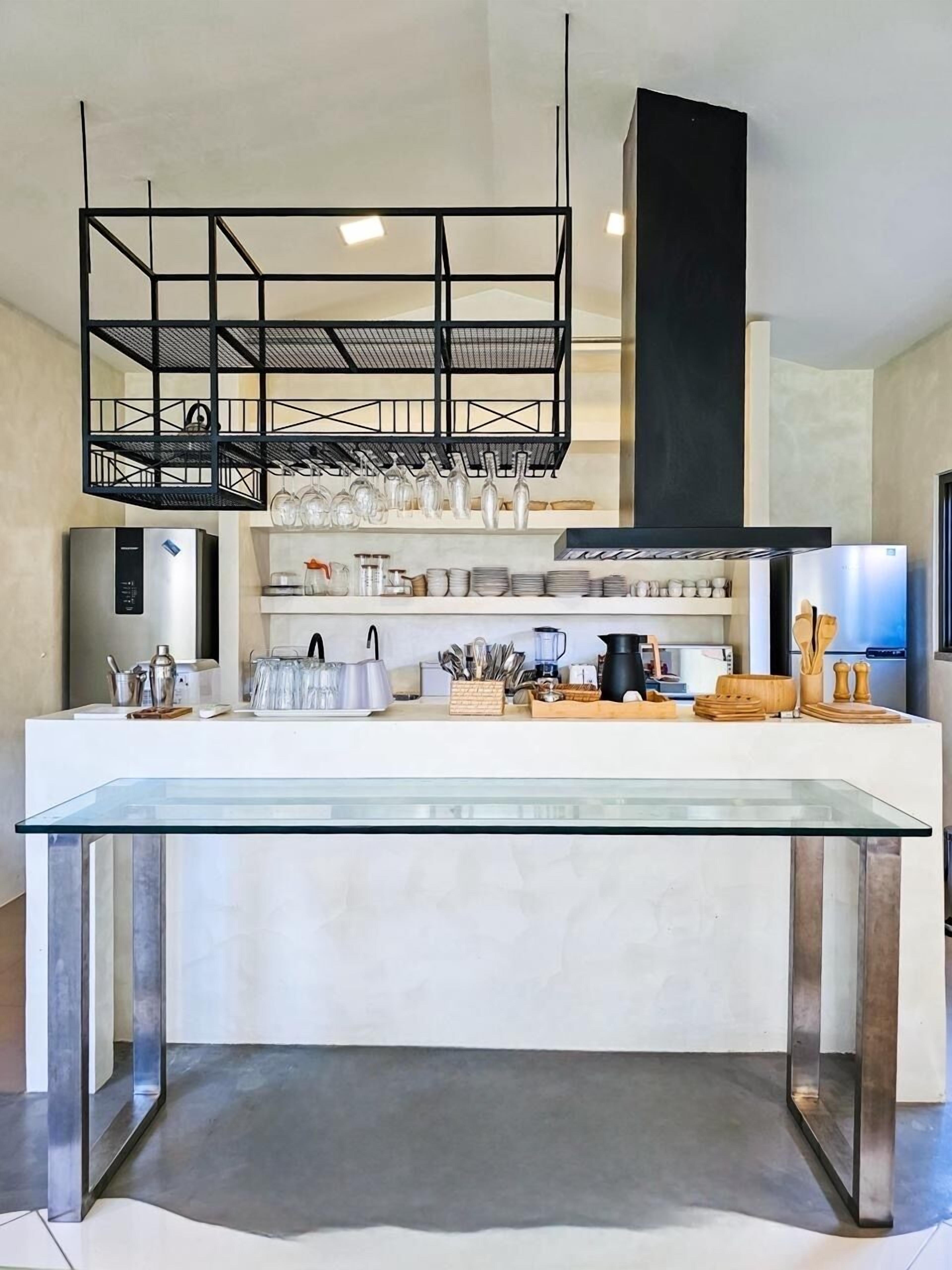 Frigorífic, microones, forn i placa de cuina 