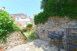 Property grounds - Holiday apartment with air conditioning (Galižana)