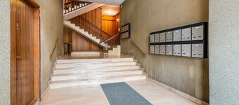 GuestHost - Large apartment of 130sqm located on the sixth and last floor from which you can enjoy a beautiful panoramic view of the city of Pesaro of a building with elevator (10 steps to access), perfect for 4 people.The accommodation is located at the