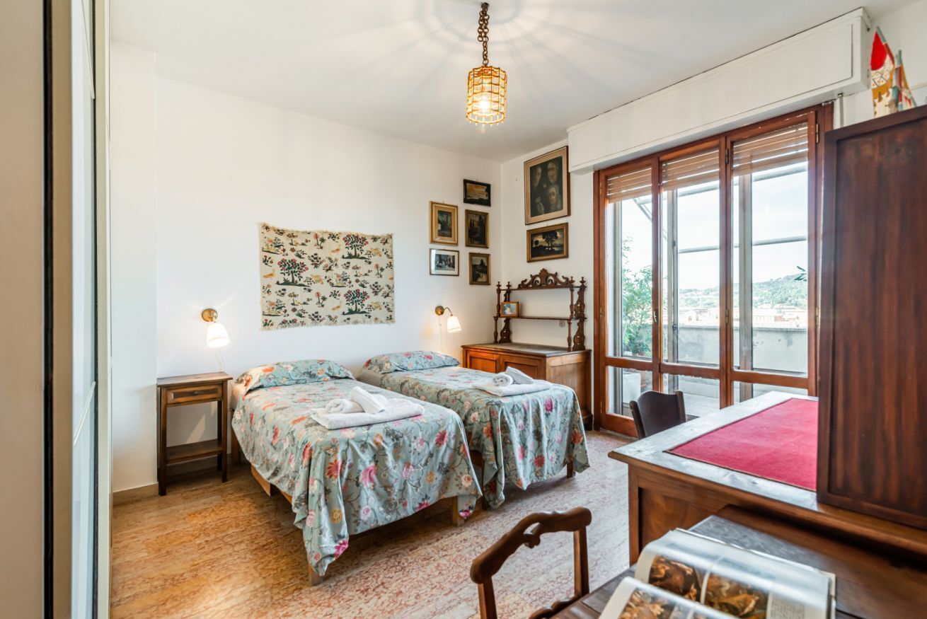 2 bedrooms, iron/ironing board, Internet