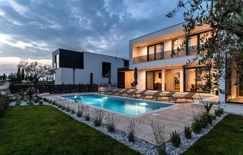 Amazing home in Tar-Vabriga with WiFi