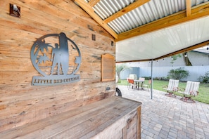 Outdoor dining - St Augustine Studio: Patio, Swing + 3 Mi to Beach (St. Augustine)