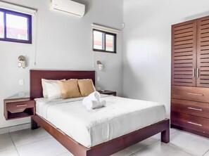 3 habitaciones, tabla de planchar con plancha, cuna de viaje y wifi