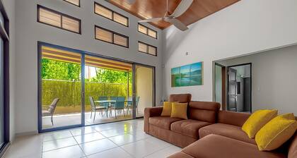 Modern 3-bed in Downtown Uvita with Pool