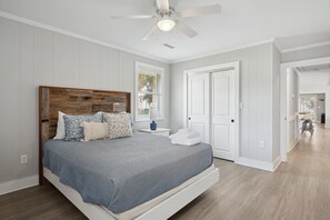 6 dormitorios, tabla de planchar con plancha, wifi y ropa de cama