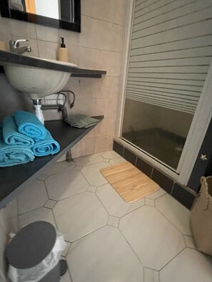 Towels, soap, toilet paper