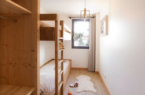 2 chambres, fer et planche à repasser, Wi-Fi gratuit, draps fournis