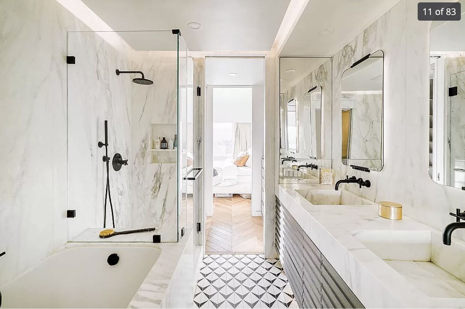Douche, séchoir à cheveux, bidet, serviettes fournies