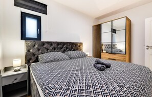 5 室のベッドルーム、アイロン / アイロン台、旅行用ベビーベッド、WiFi (無料)