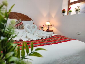 Chambre Simple | Couette en duvet d'oie, matelas Select Comfort, décoration personnalisée