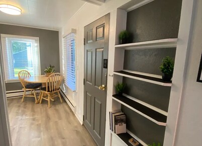 Bright & Roomy 2 Bedroom 