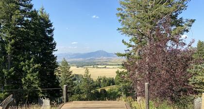 Unique 2Bds/1Bath Yurt | Kitchen, Wifi, Views!