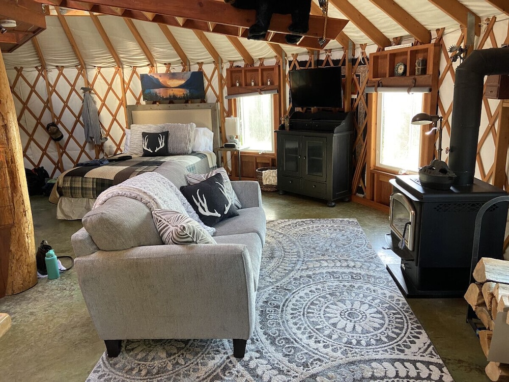 Unique 2Bds/1Bath Yurt | Kitchen, Wifi, Views! - Gallatin Unique 2Bds/1Bath Yurt | Kitchen, Wifi, Views! - Gallatin