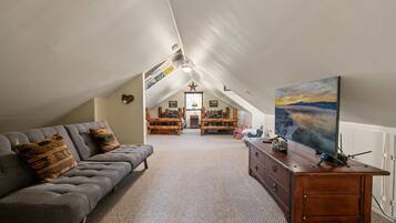 Smart TV, fireplace, DVD player, table football