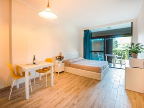 1 Schlafzimmer, Reisekinderbett, kostenloses WLAN, Bettwäsche