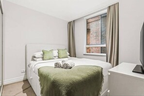 1 chambre, fer et planche à repasser, accès au Wi-Fi (inclus)