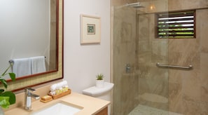 Douche, articles de toilette écologiques, séchoir à cheveux