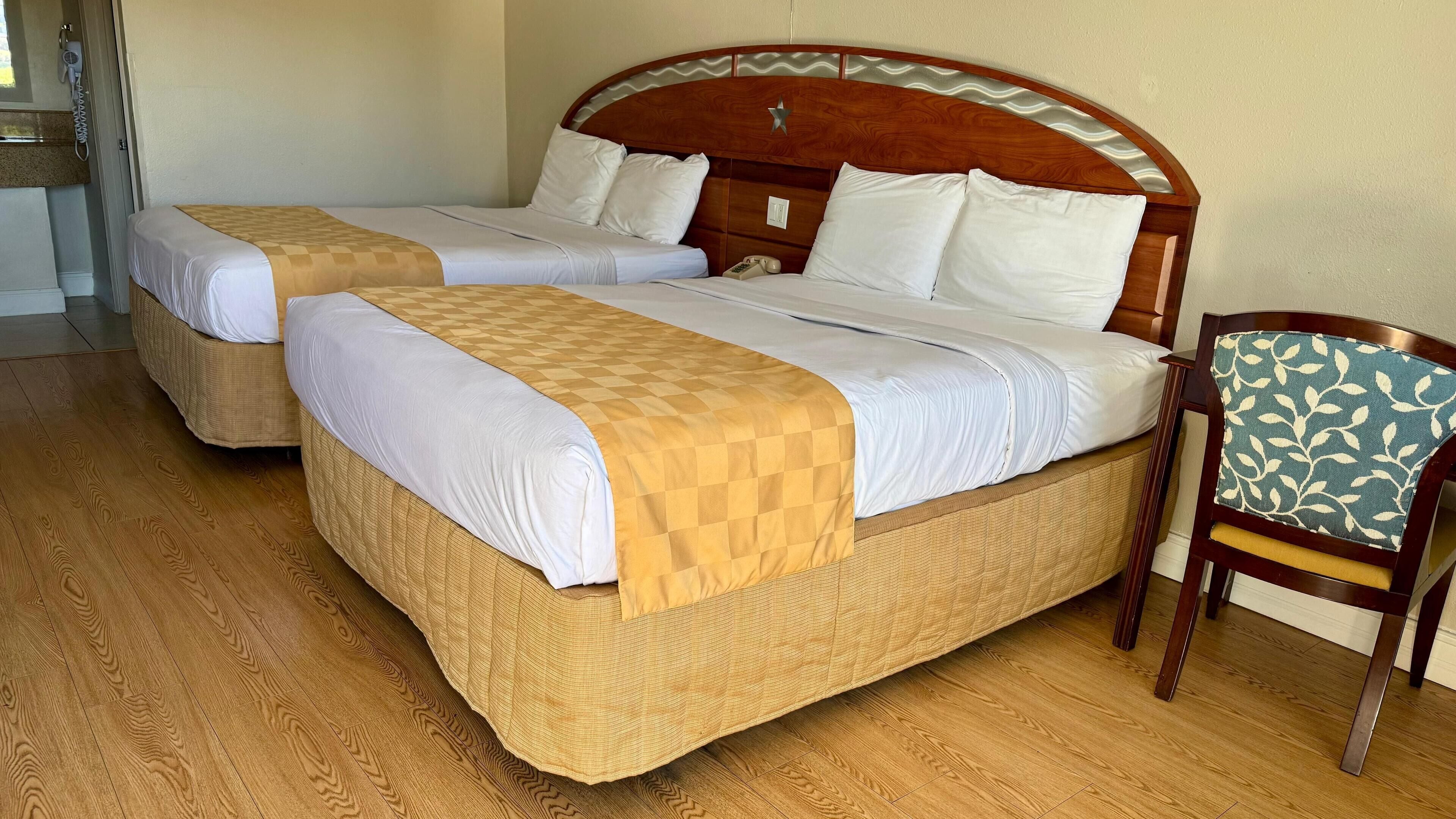 Deluxe Double Room | In-room safe, desk, blackout drapes, iron/ironing board