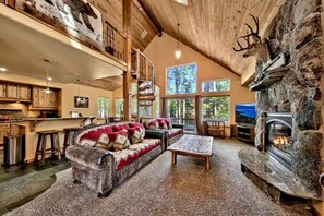 Smart TV, fireplace